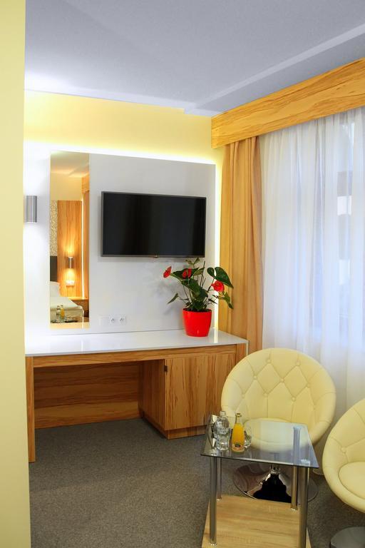 Hotel Przy Baszcie เลกนิตซา ภายนอก รูปภาพ